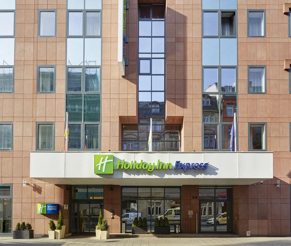 Holiday Inn Express Frankfurt City Hauptbahnhof Франкфурт на Майн Екстериор снимка