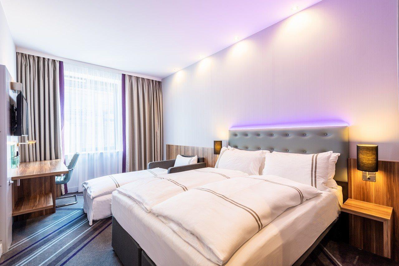 Holiday Inn Express Frankfurt City Hauptbahnhof Франкфурт на Майн Екстериор снимка