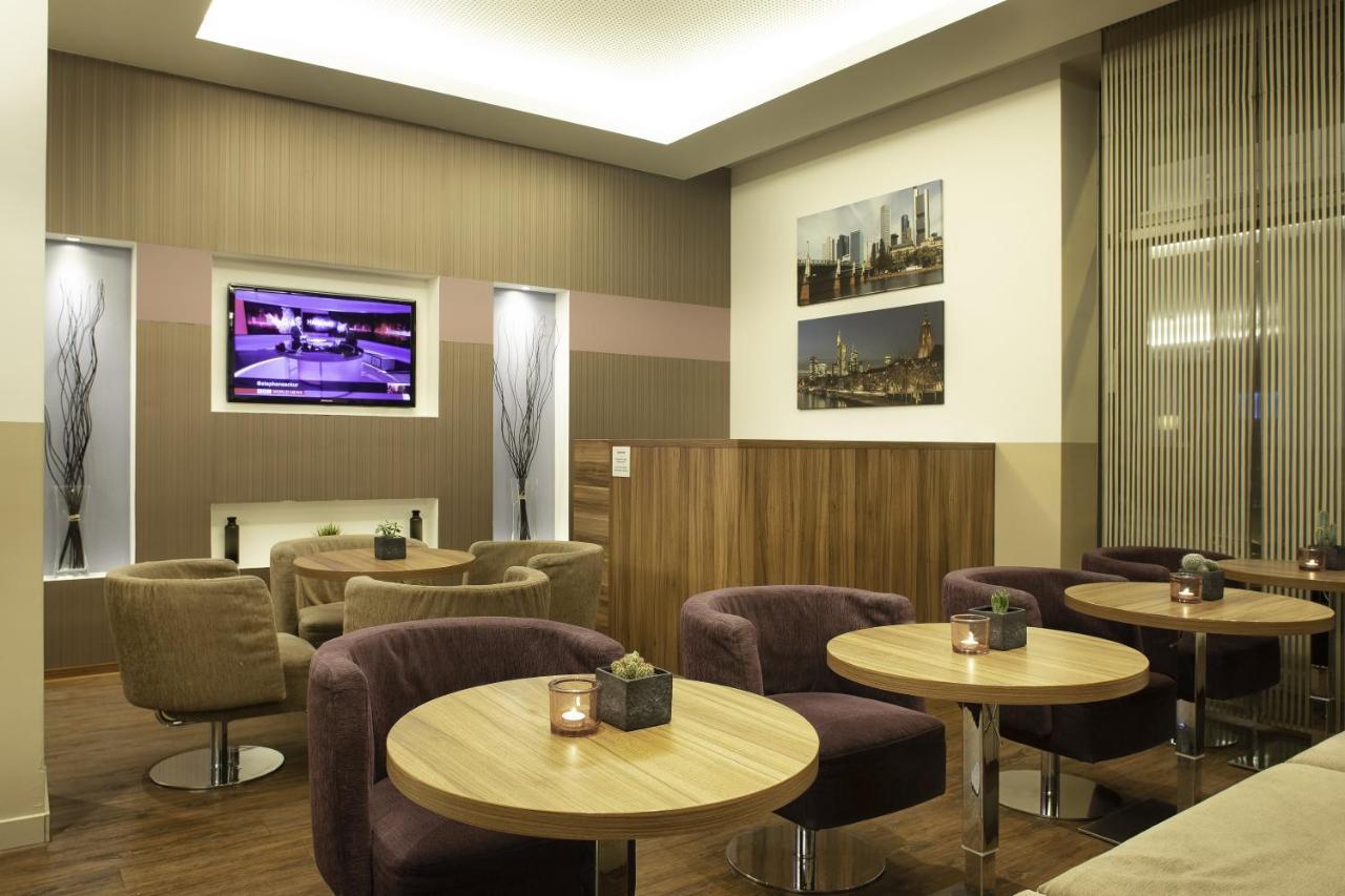 Holiday Inn Express Frankfurt City Hauptbahnhof Франкфурт на Майн Екстериор снимка