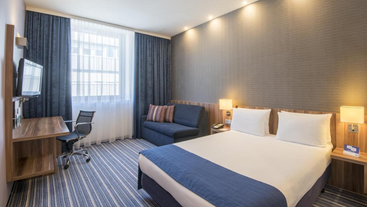 Holiday Inn Express Frankfurt City Hauptbahnhof Франкфурт на Майн Екстериор снимка